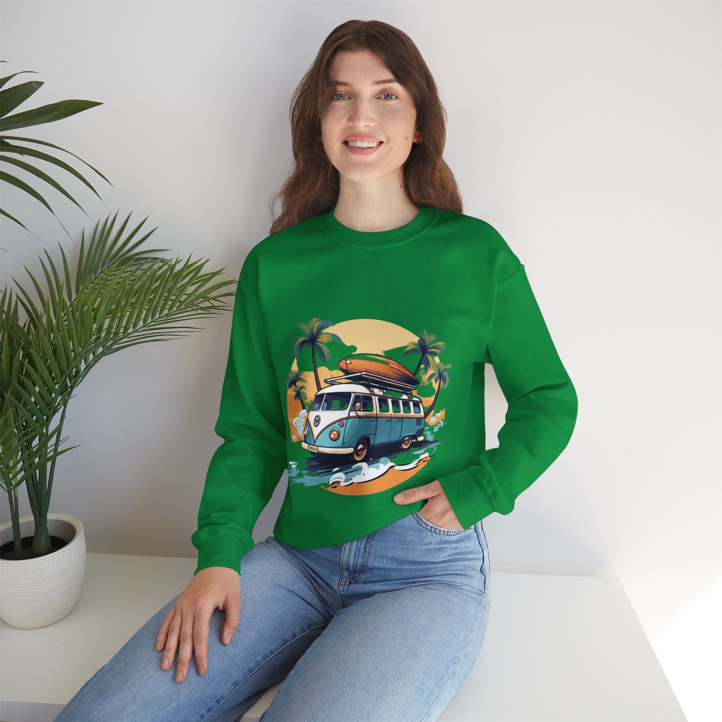 Retro Surf Van - Unisex Heavy Blend™ Crewneck Sweatshirt