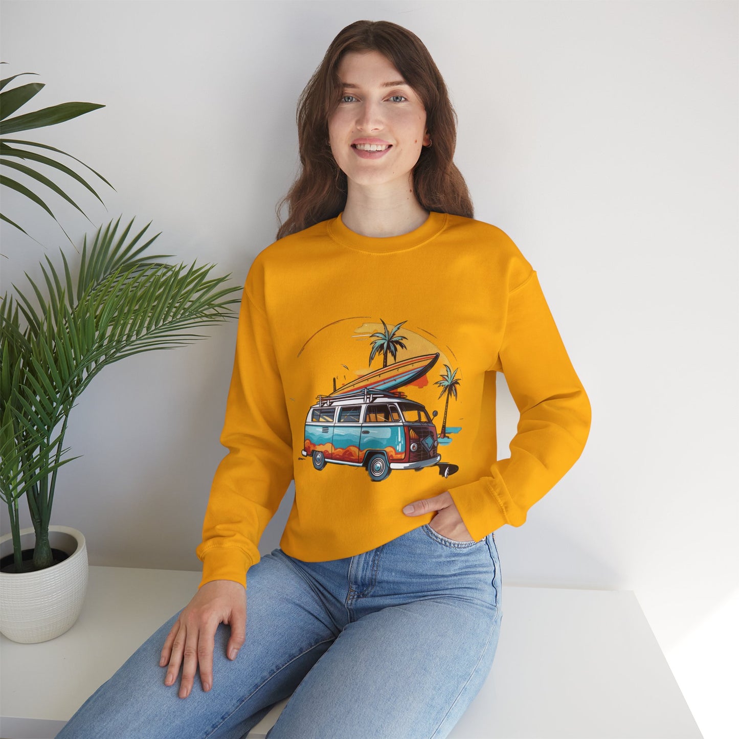 Retro Surf Van - Unisex Heavy Blend™ Crewneck Sweatshirt