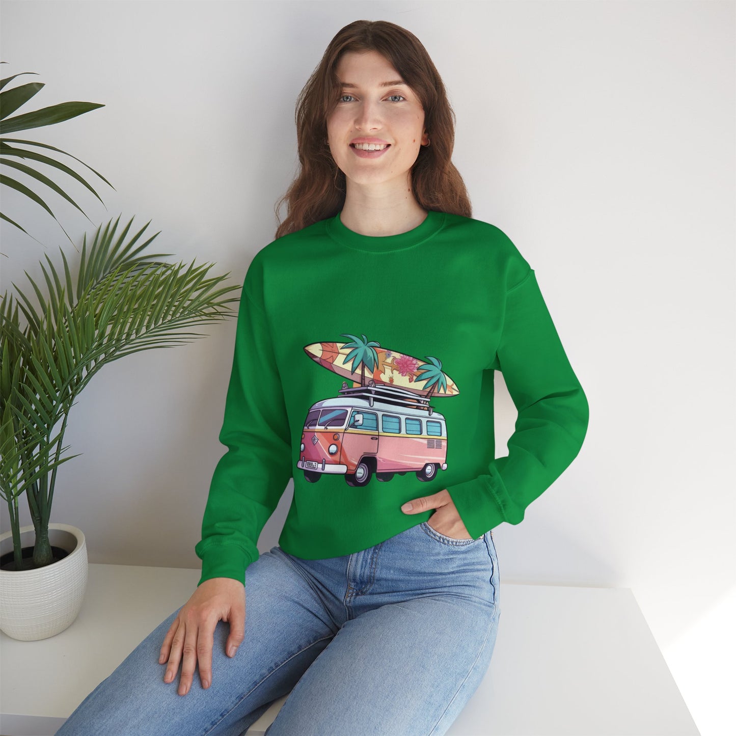 Retro Surf Van - Unisex Heavy Blend™ Crewneck Sweatshirt