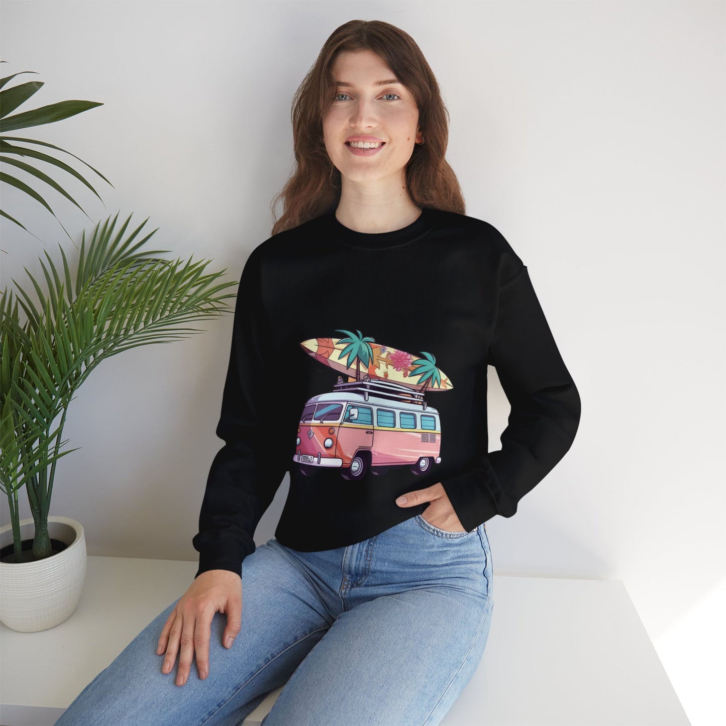 Retro Surf Van - Unisex Heavy Blend™ Crewneck Sweatshirt