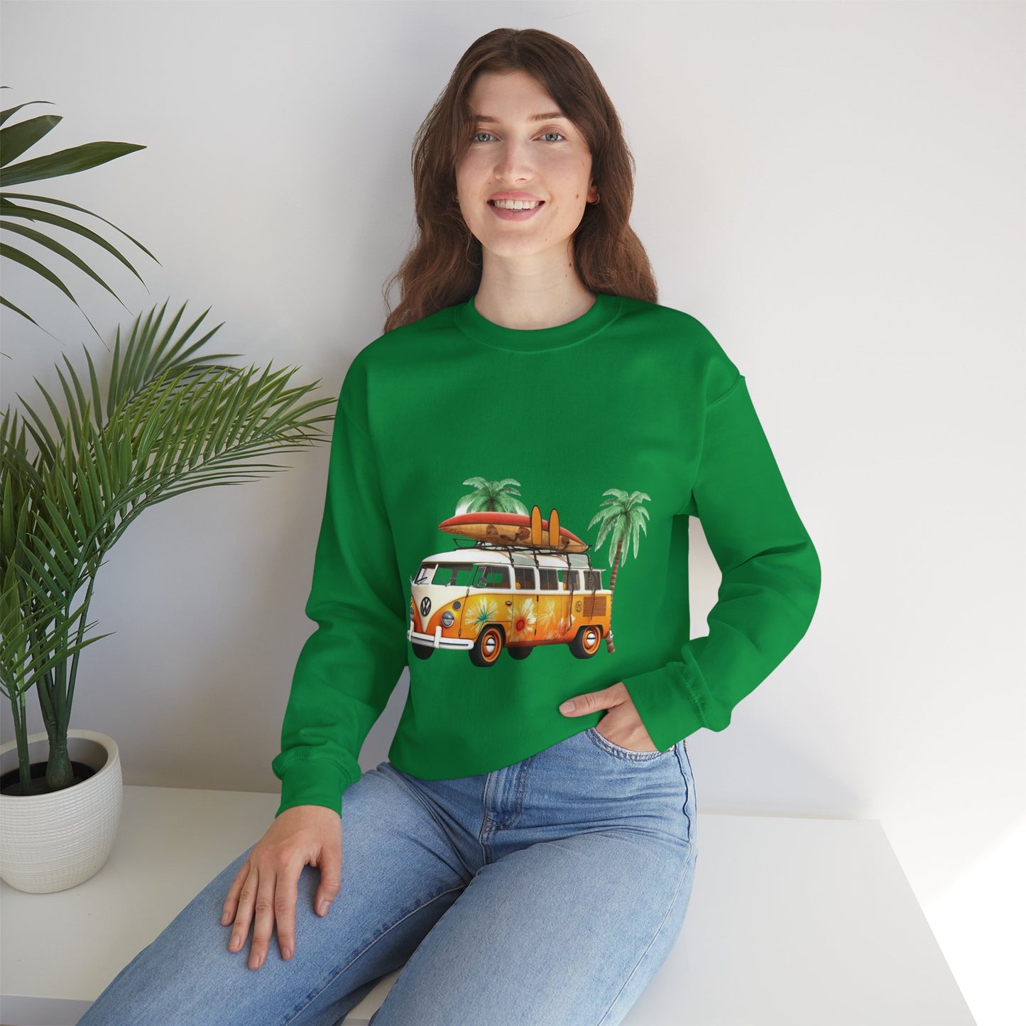 Retro Surf Van - Unisex Heavy Blend™ Crewneck Sweatshirt