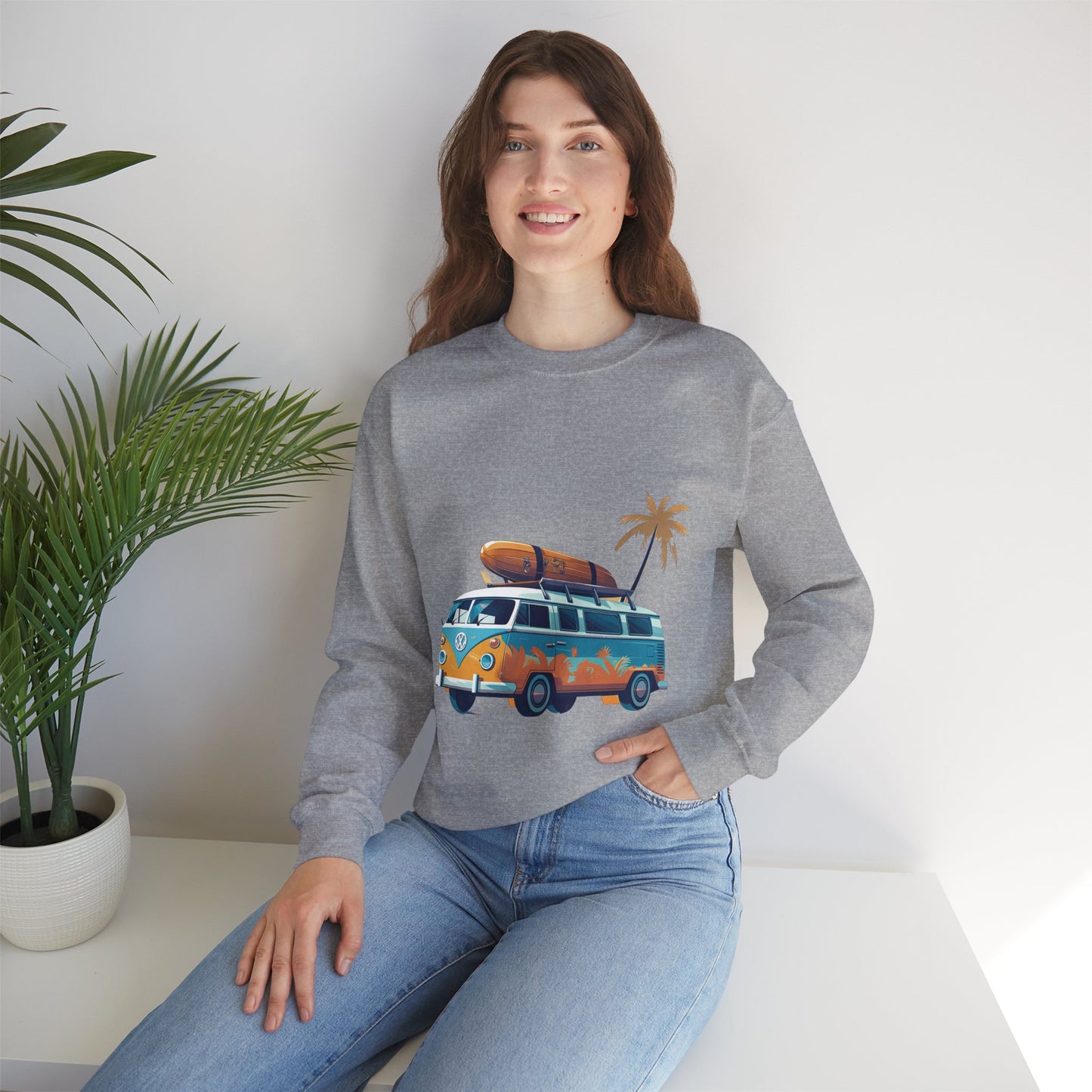 Retro Surf Van - Unisex Heavy Blend™ Crewneck Sweatshirt