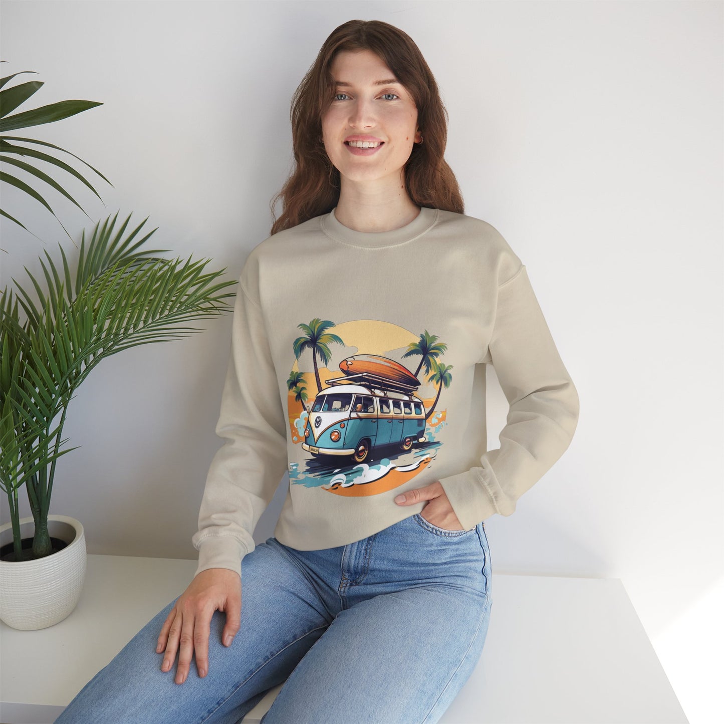 Retro Surf Van - Unisex Heavy Blend™ Crewneck Sweatshirt