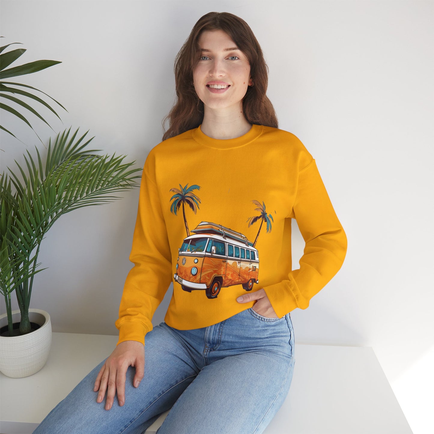 Retro Surf Van - Unisex Heavy Blend™ Crewneck Sweatshirt