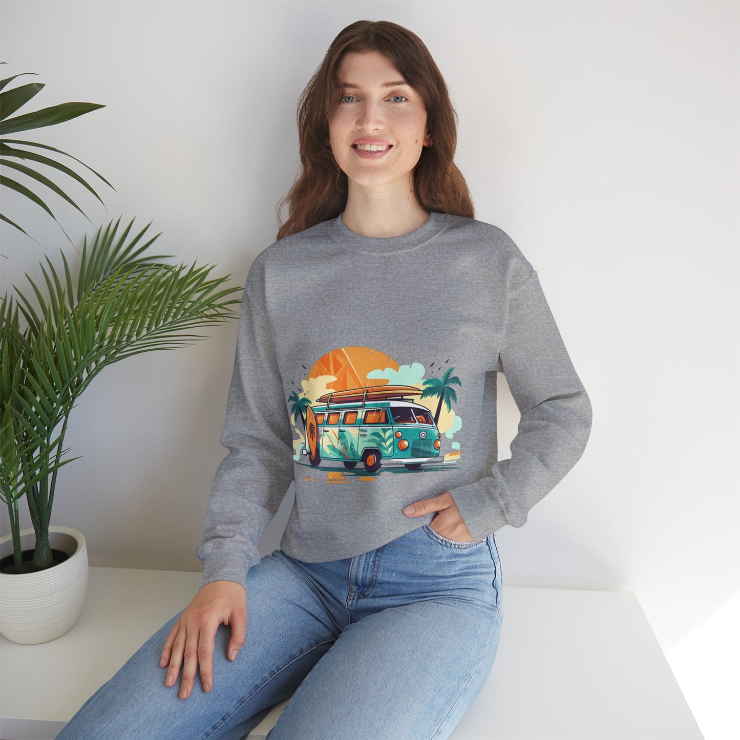 Retro Surf Van - Unisex Heavy Blend™ Crewneck Sweatshirt