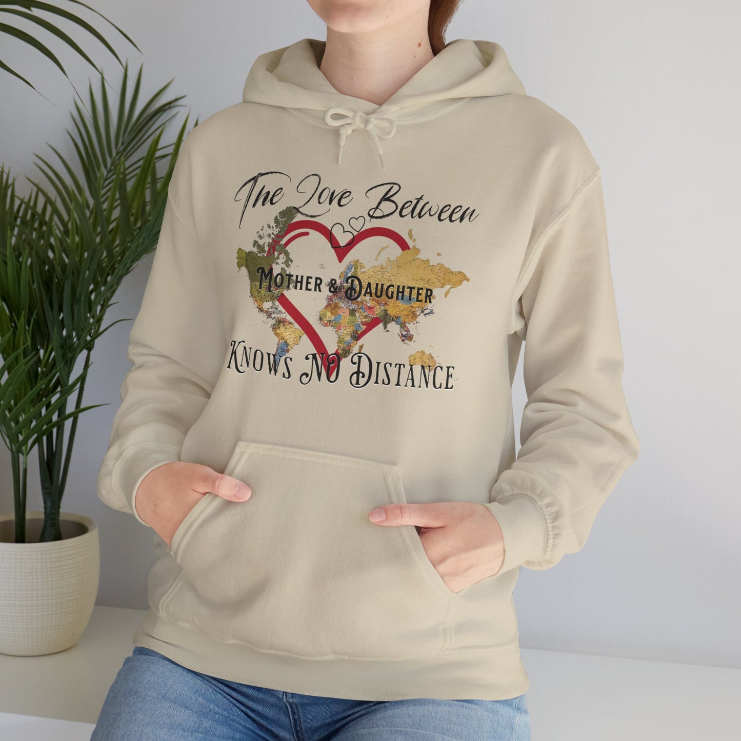 The love between mother and daughter knows no distance - Unisex Heavy Blend™ Hooded Sweatshirt