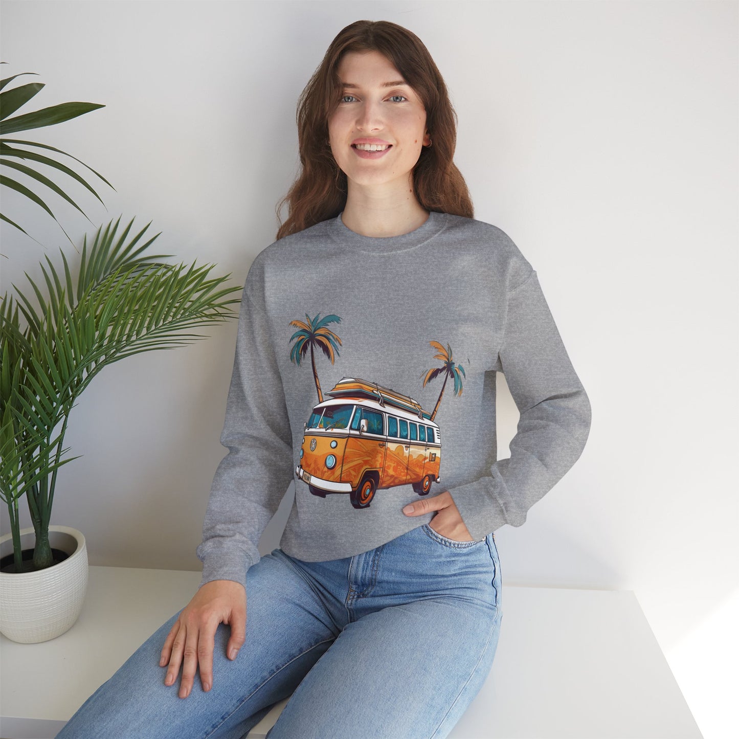 Retro Surf Van - Unisex Heavy Blend™ Crewneck Sweatshirt