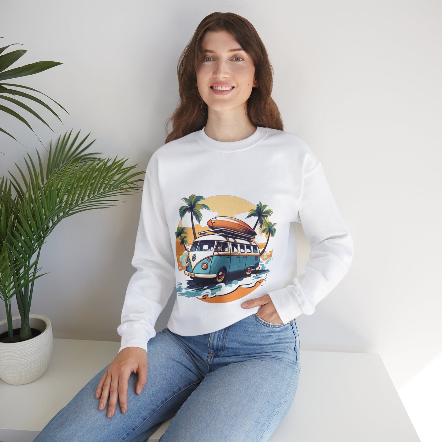 Retro Surf Van - Unisex Heavy Blend™ Crewneck Sweatshirt