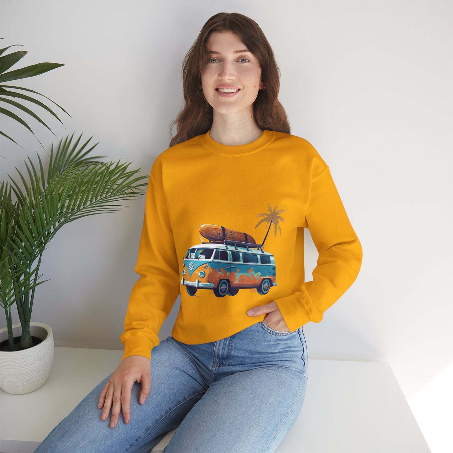 Retro Surf Van - Unisex Heavy Blend™ Crewneck Sweatshirt