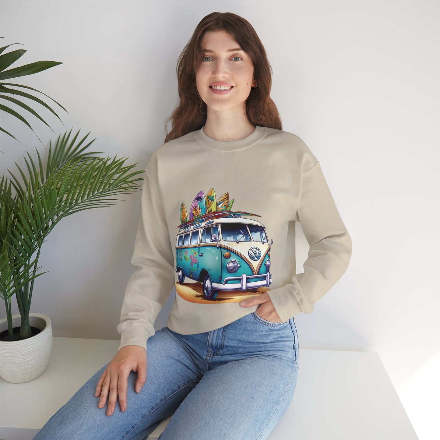 Retro Surf Van - Unisex Heavy Blend™ Crewneck Sweatshirt