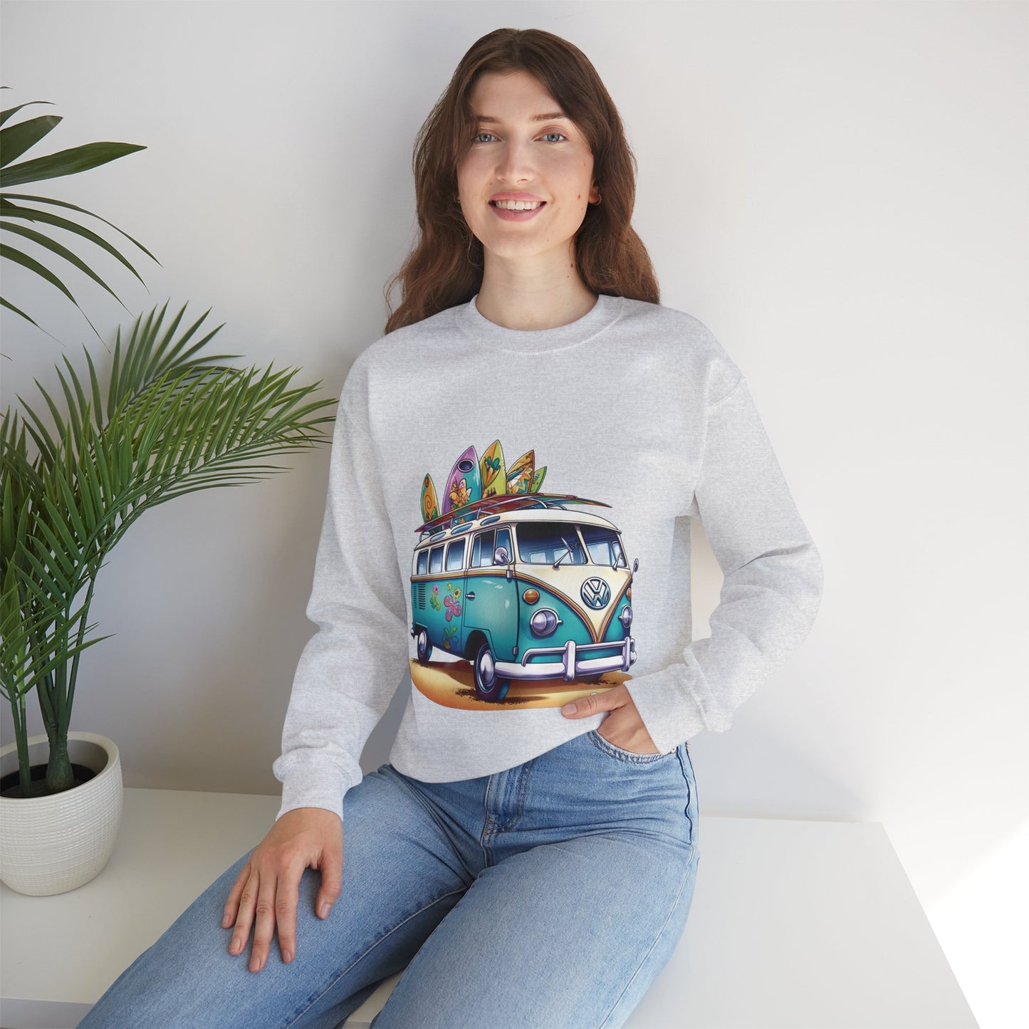 Retro Surf Van - Unisex Heavy Blend™ Crewneck Sweatshirt