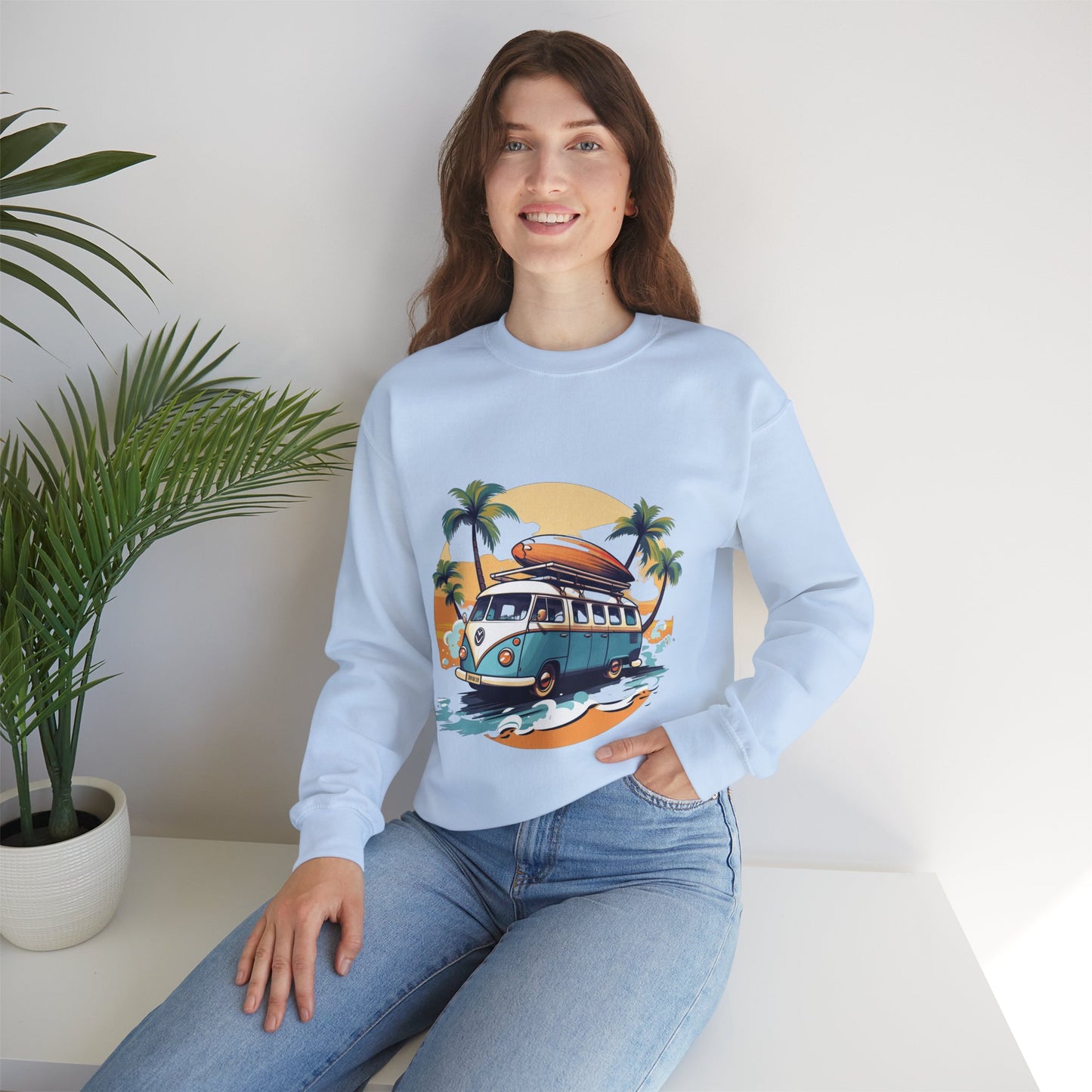 Retro Surf Van - Unisex Heavy Blend™ Crewneck Sweatshirt