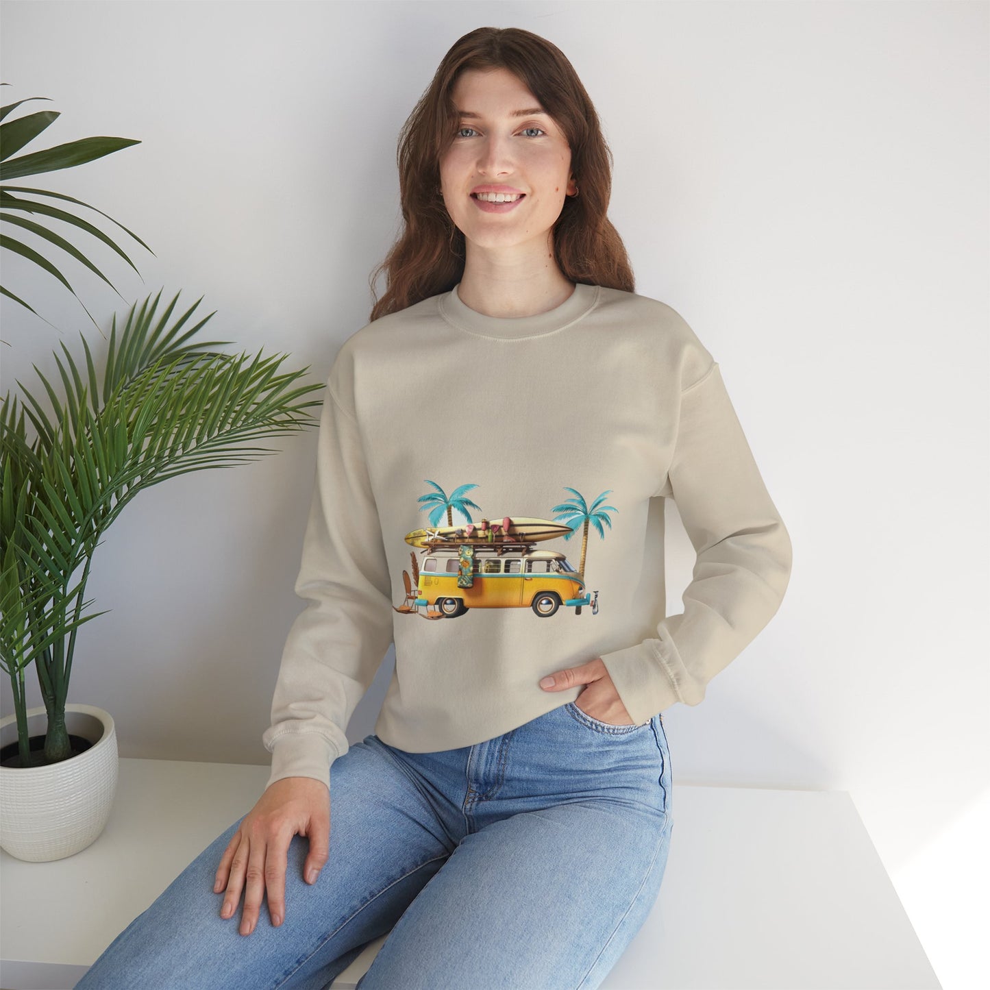 Retro Surf Van - Unisex Heavy Blend™ Crewneck Sweatshirt