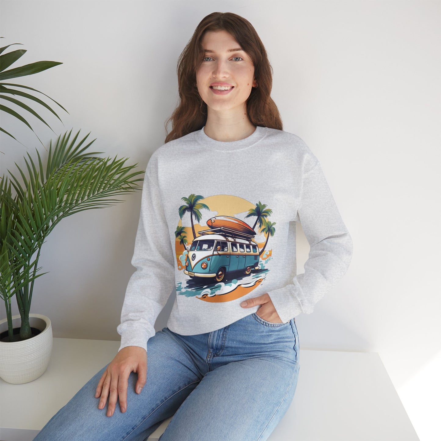 Retro Surf Van - Unisex Heavy Blend™ Crewneck Sweatshirt