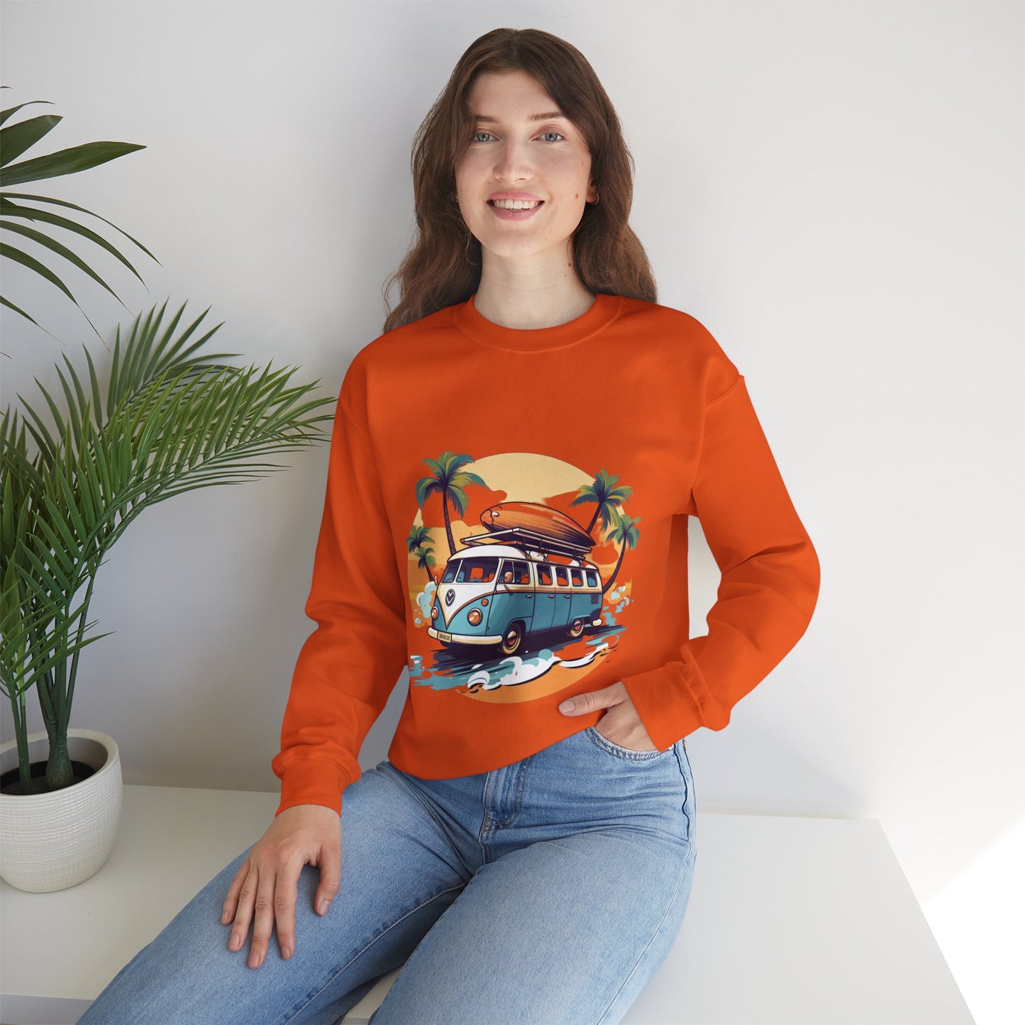 Retro Surf Van - Unisex Heavy Blend™ Crewneck Sweatshirt