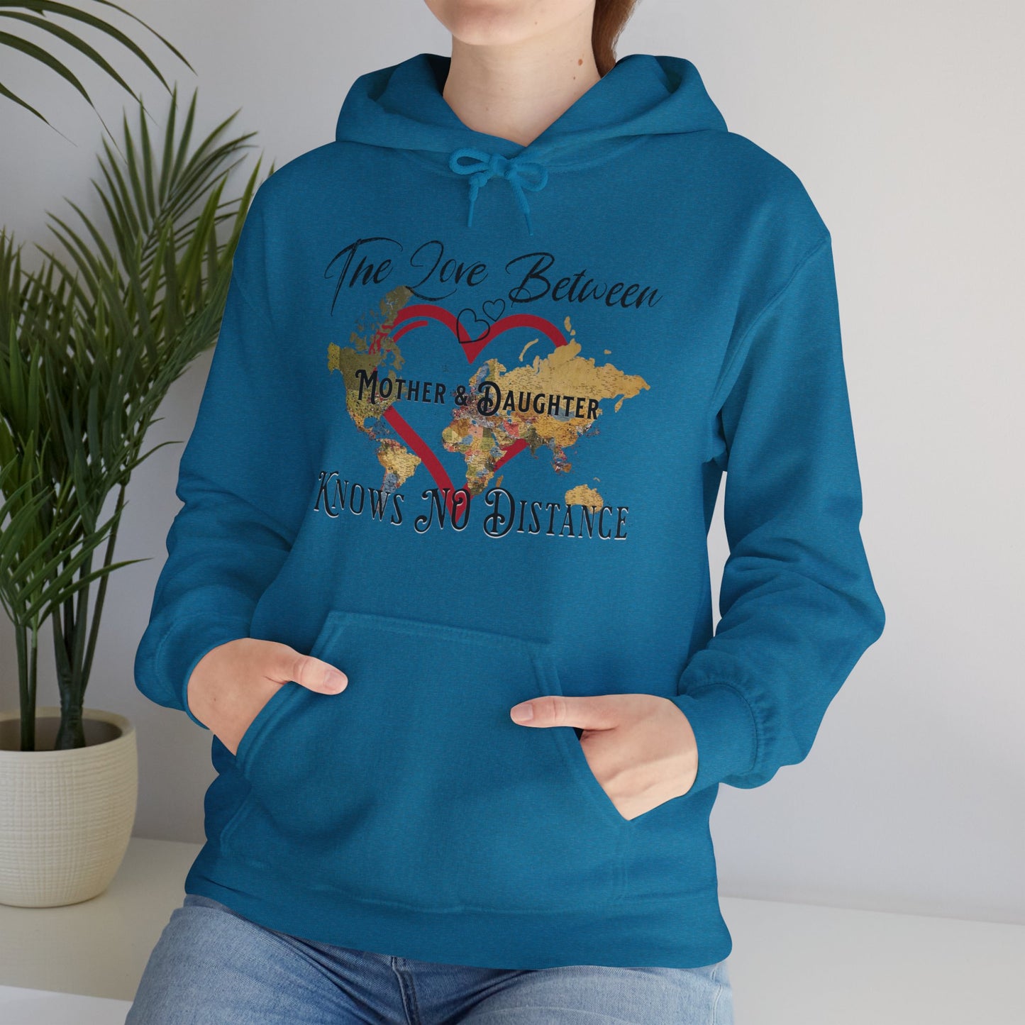 The love between mother and daughter knows no distance - Unisex Heavy Blend™ Hooded Sweatshirt