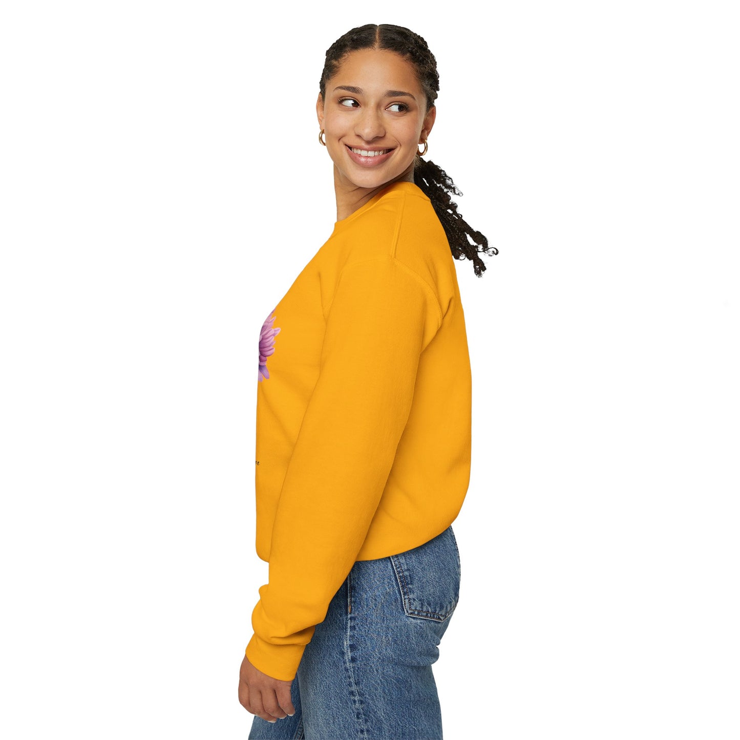 November Birth Flower (Chrysanthemum) - Unisex Heavy Blend™ Crewneck Sweatshirt