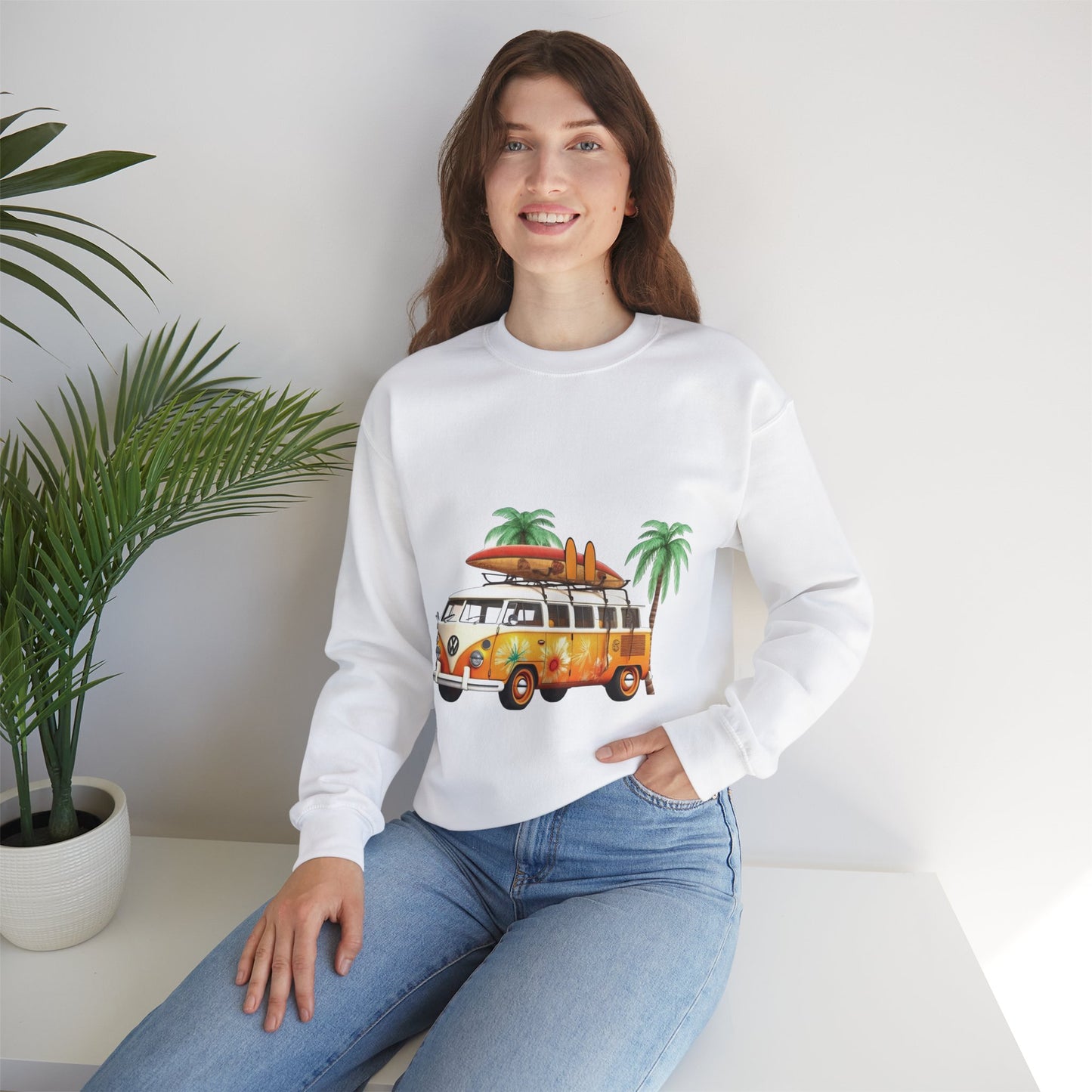 Retro Surf Van - Unisex Heavy Blend™ Crewneck Sweatshirt