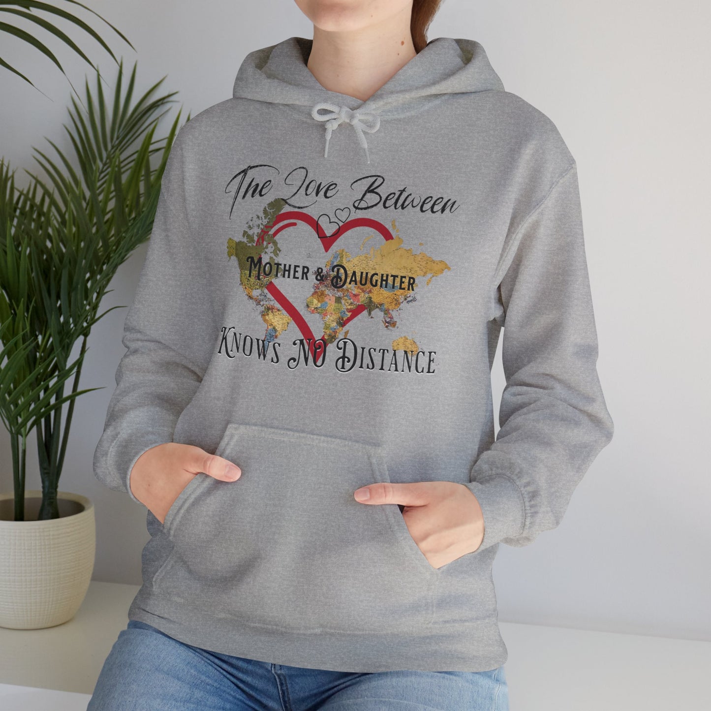 The love between mother and daughter knows no distance - Unisex Heavy Blend™ Hooded Sweatshirt