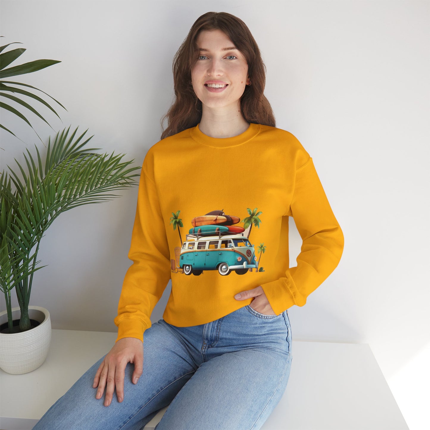 Retro Surf Van - Unisex Heavy Blend™ Crewneck Sweatshirt