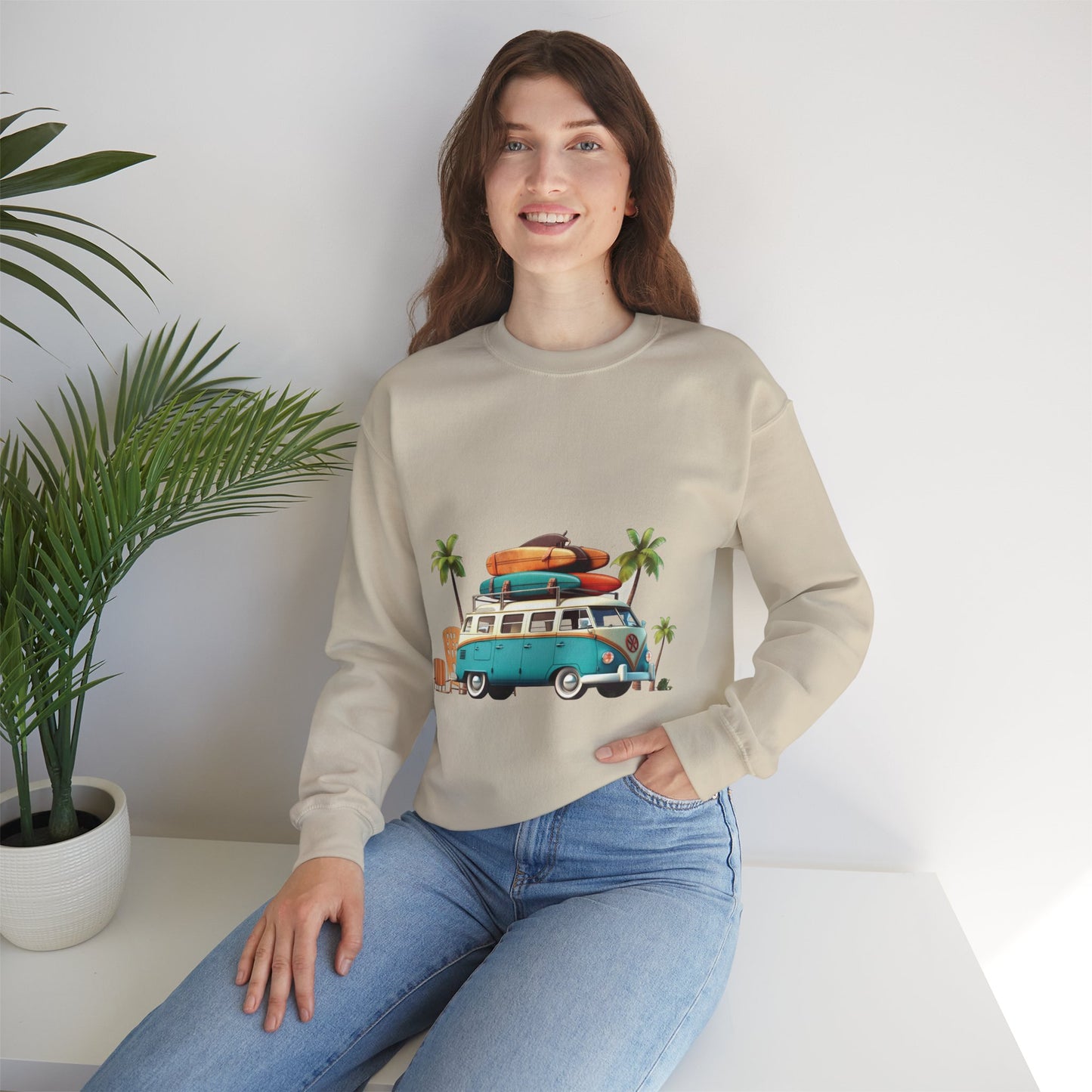 Retro Surf Van - Unisex Heavy Blend™ Crewneck Sweatshirt