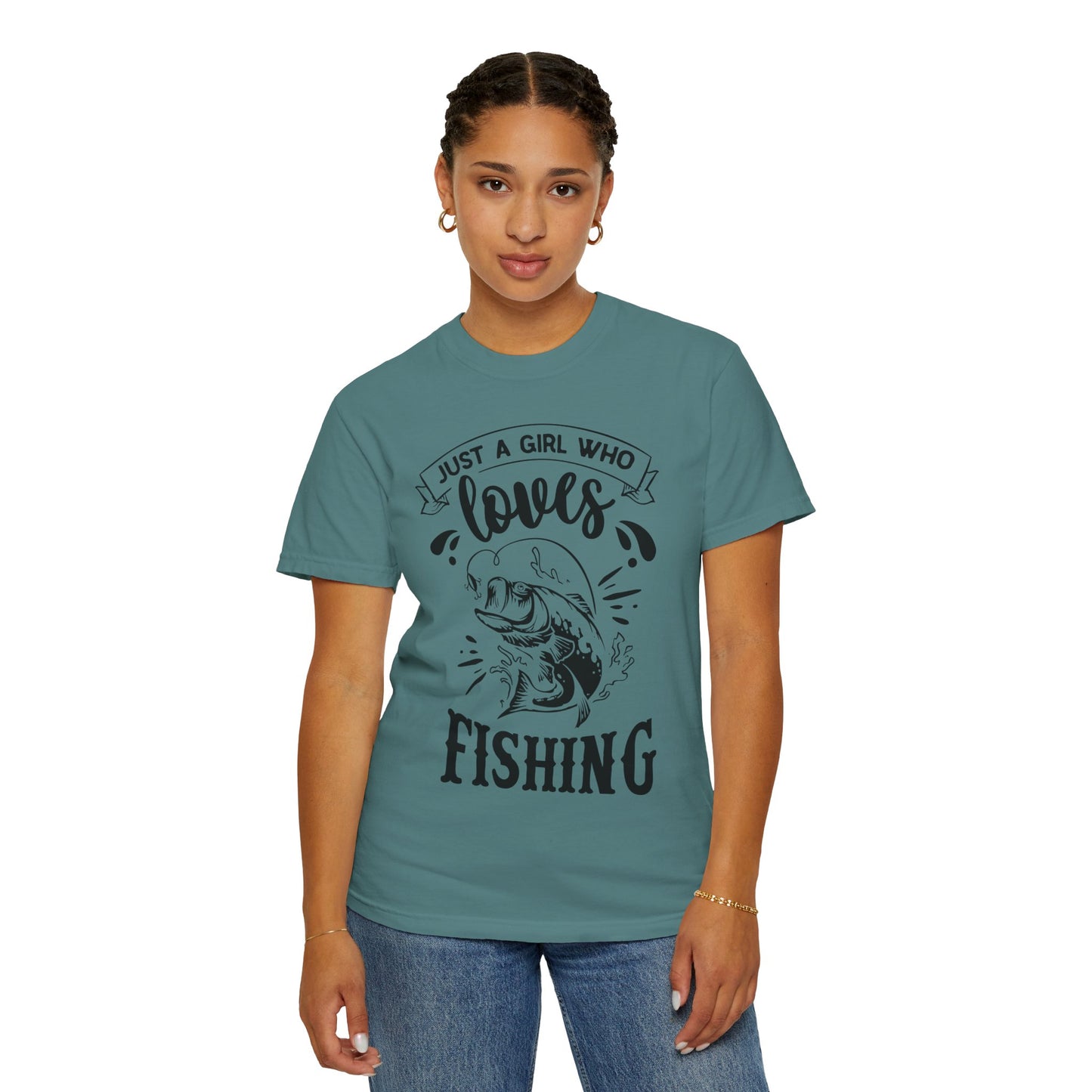 Girl who loves fishing: Unisex Garment-Dyed T-shirt