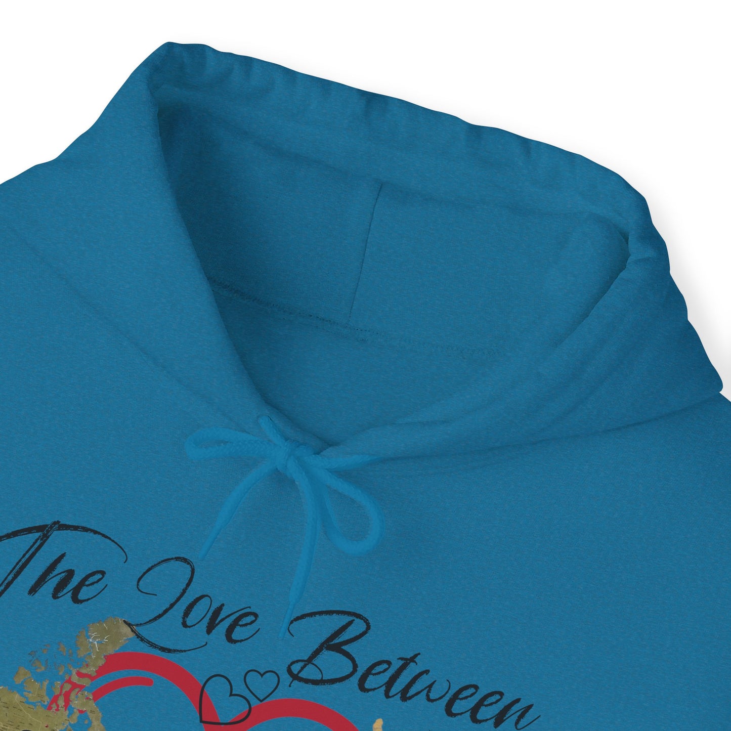 The love between mother and daughter knows no distance - Unisex Heavy Blend™ Hooded Sweatshirt