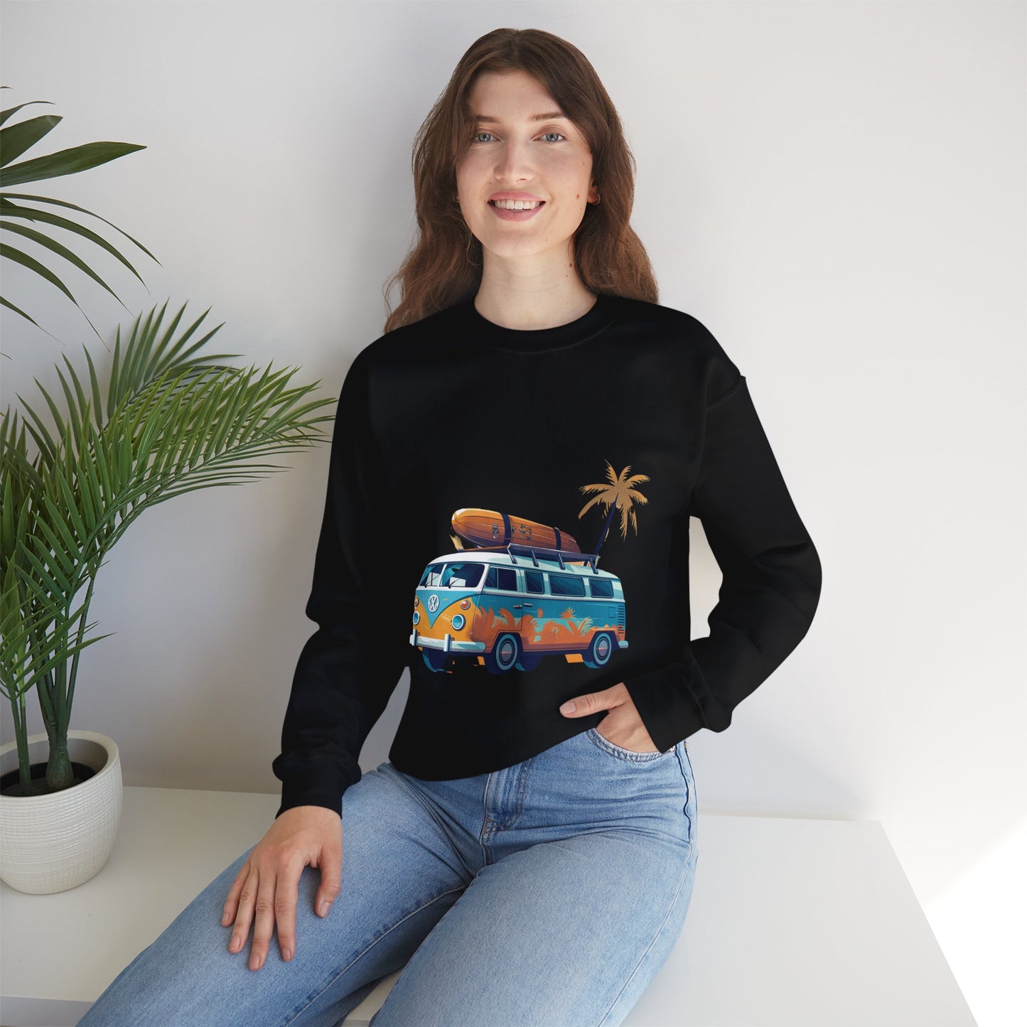 Retro Surf Van - Unisex Heavy Blend™ Crewneck Sweatshirt