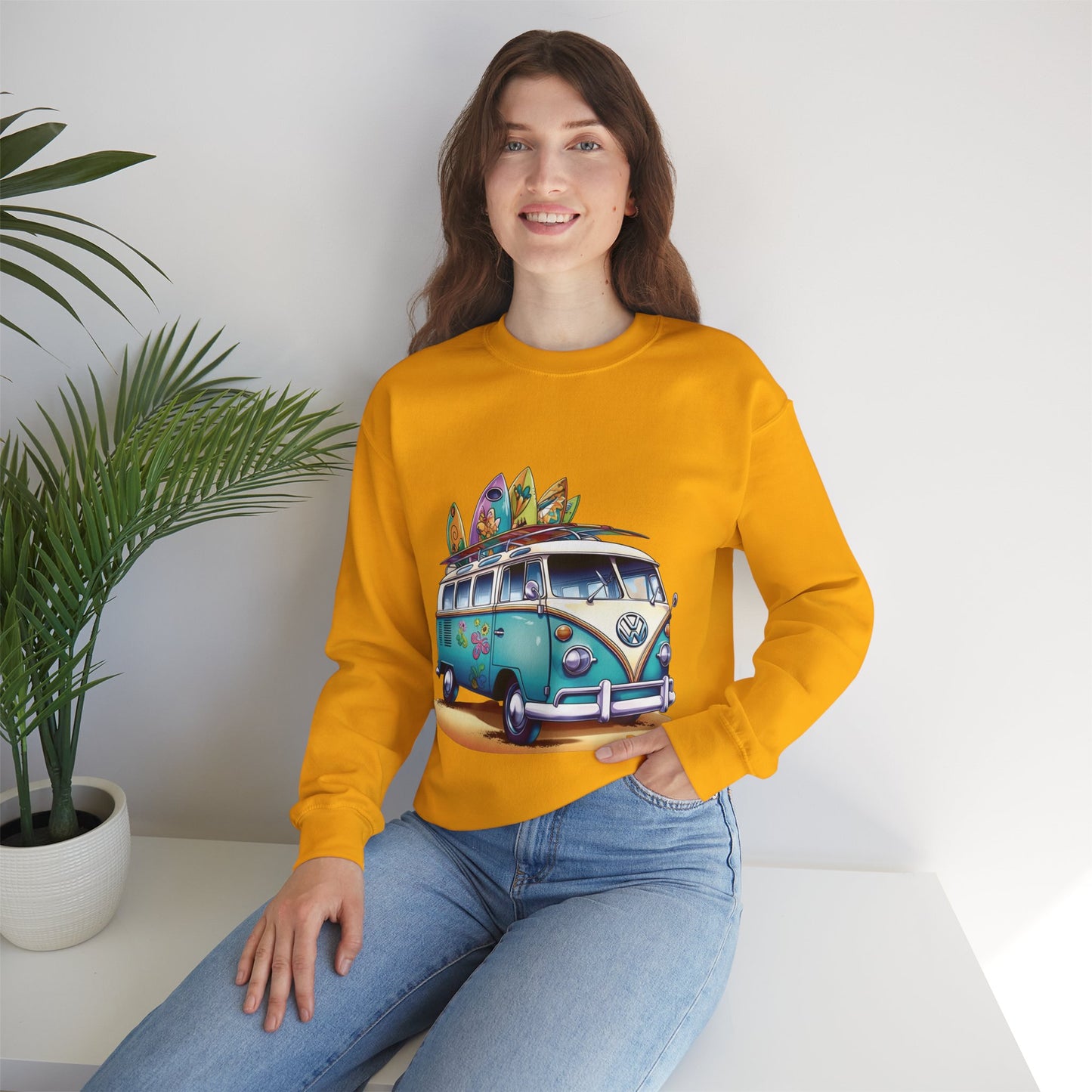 Retro Surf Van - Unisex Heavy Blend™ Crewneck Sweatshirt