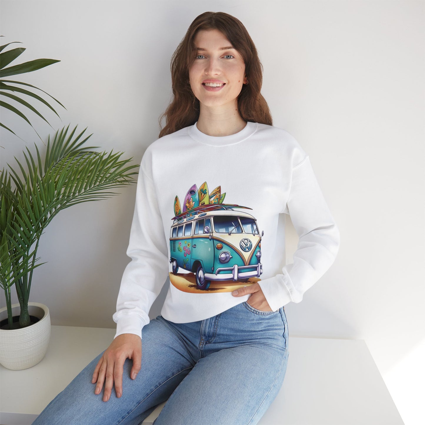 Retro Surf Van - Unisex Heavy Blend™ Crewneck Sweatshirt