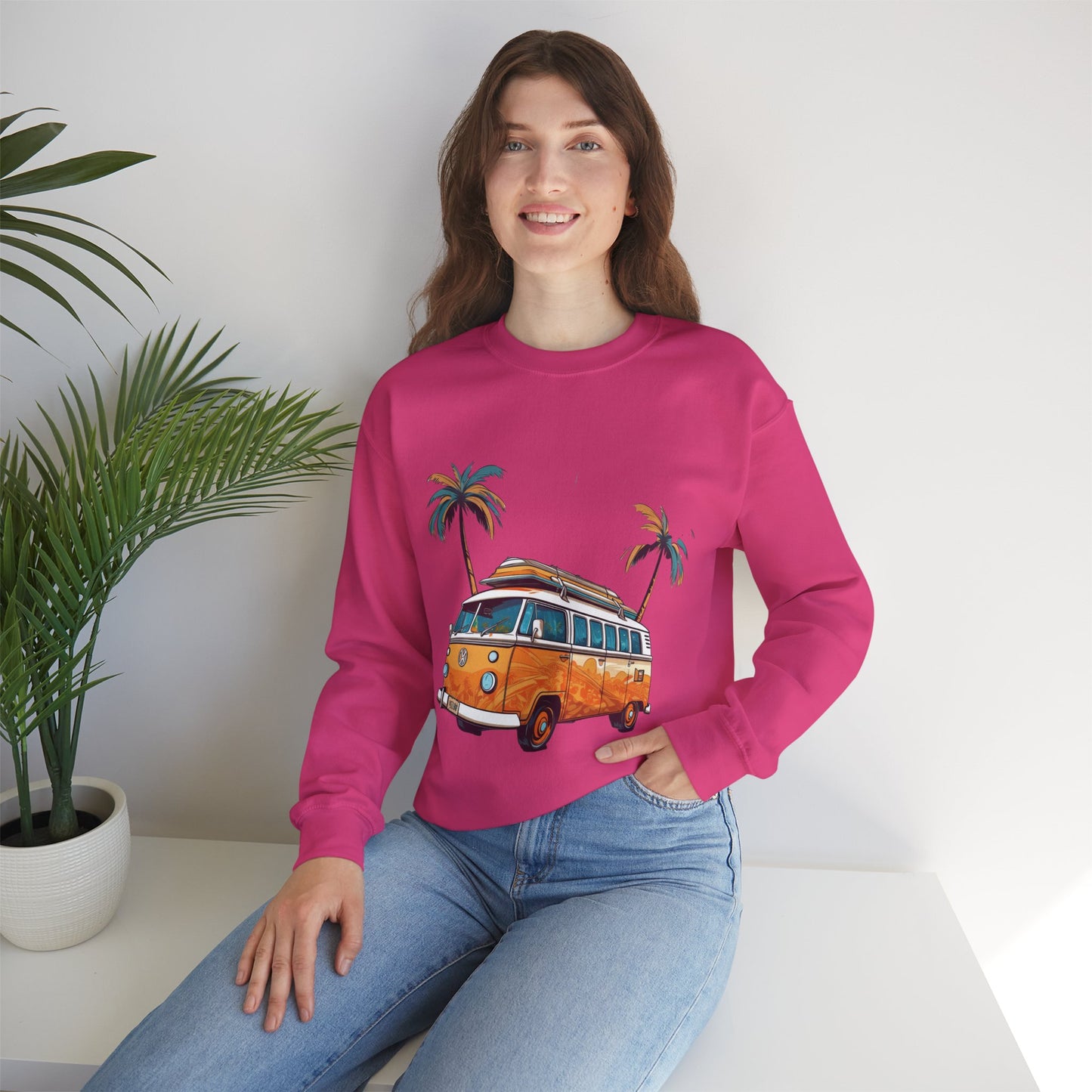 Retro Surf Van - Unisex Heavy Blend™ Crewneck Sweatshirt