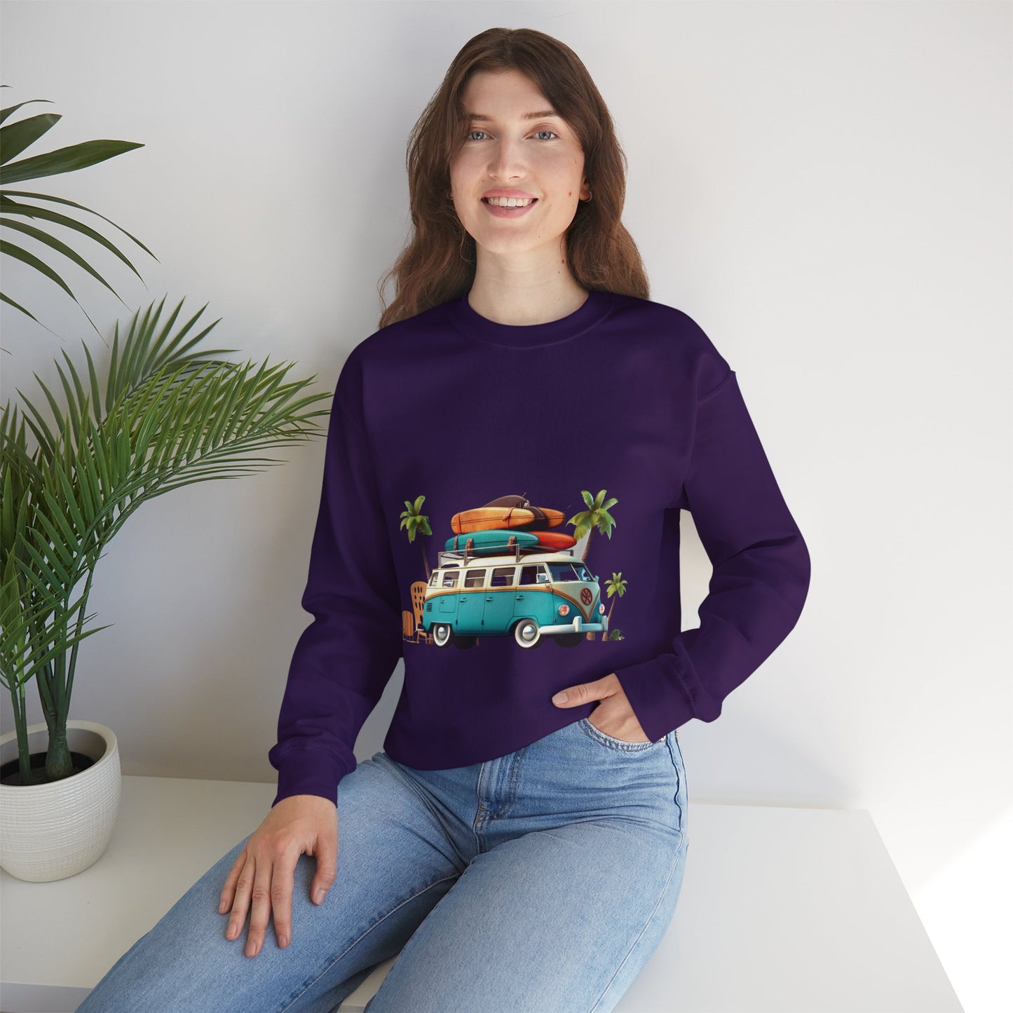 Retro Surf Van - Unisex Heavy Blend™ Crewneck Sweatshirt